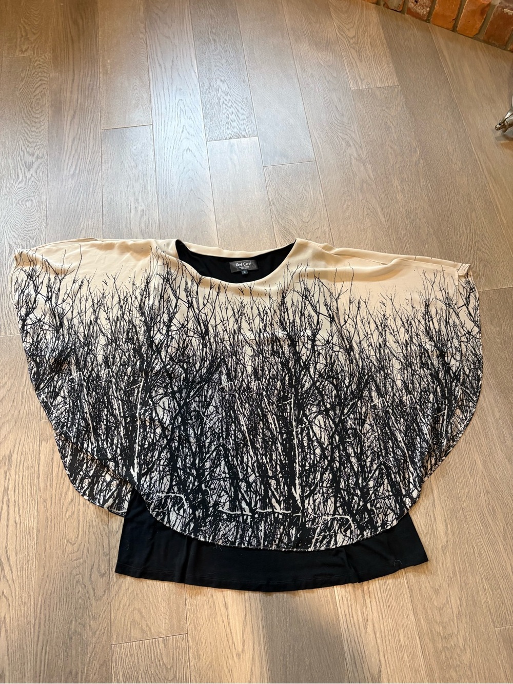 Cream & Black Printed Cape-Sleeve Tunic Top